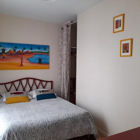 Appt cosy 65 m2 coeur de ville à 150 m de la plage Royan Exterior foto