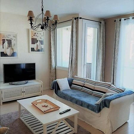 Appt cosy 65 m2 coeur de ville à 150 m de la plage Royan Exterior foto