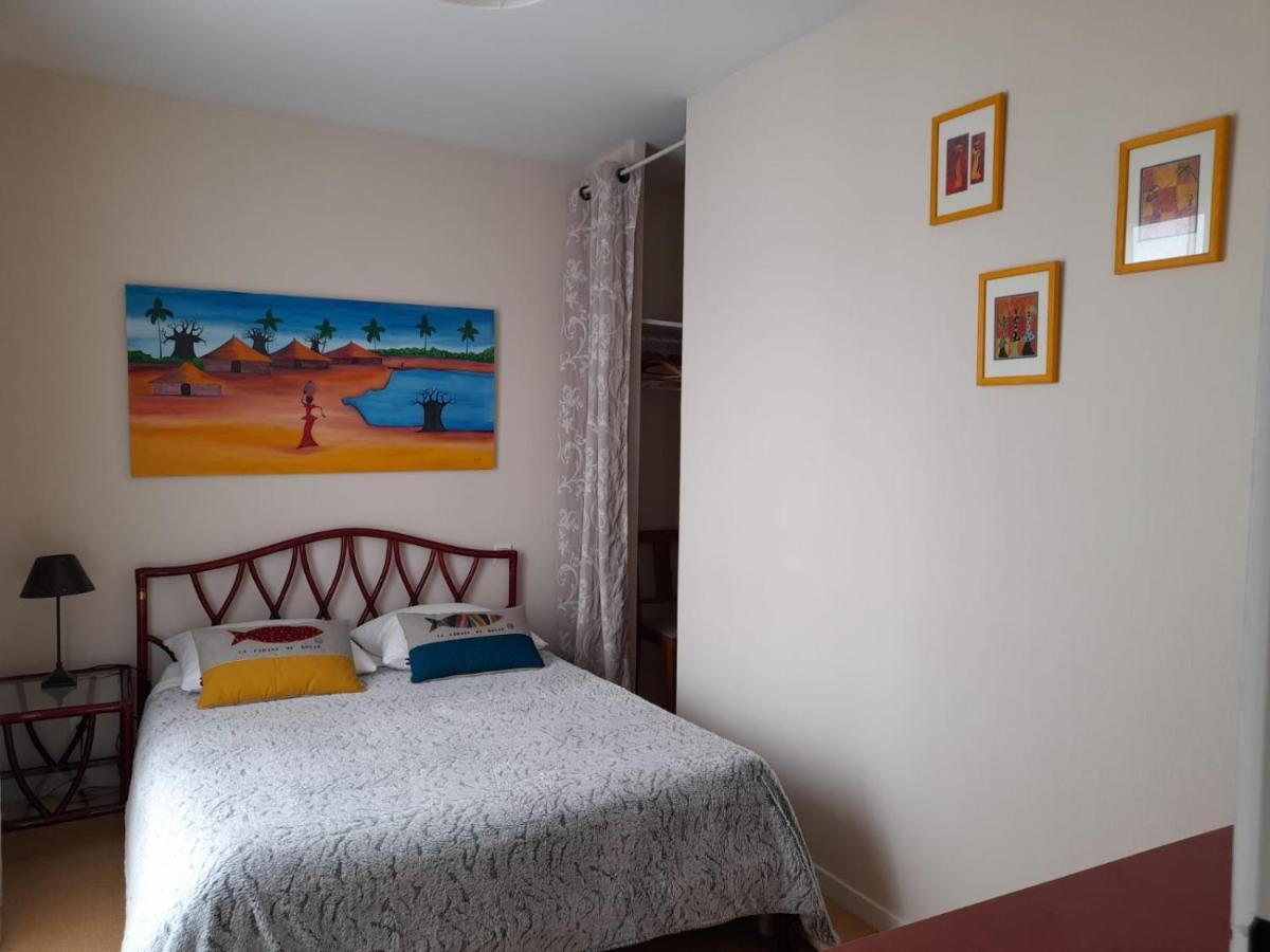 Appt cosy 65 m2 coeur de ville à 150 m de la plage Royan Exterior foto